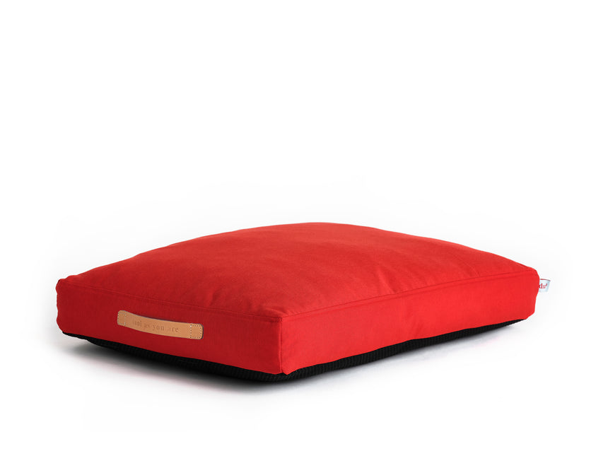 red-dog-bed-flat